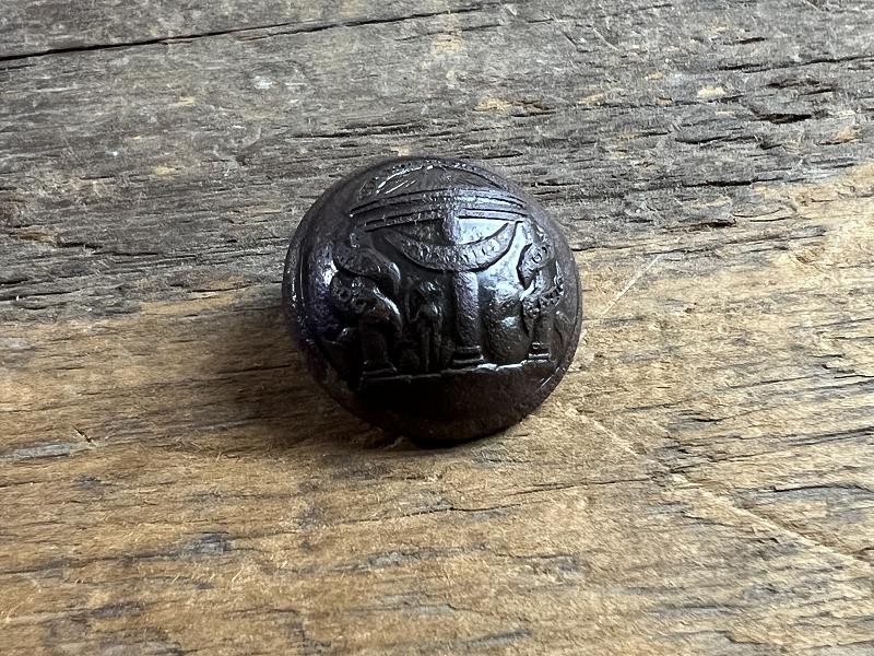 DUG CONFEDERATE GEORGIA COAT BUTTON WITH HORSTMANN RAYS BM