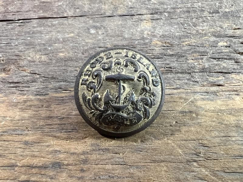 DUG CIVIL WAR RHODE ISLAND STATE SEAL STAFF COAT BUTTON 23MM